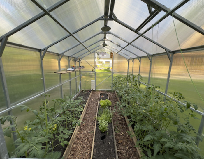 Szklarnia DOMEK – solidna i funkcjonalna szklarnia z poliwęglanu