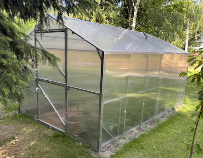 Szklarnia DOMEK – solidna i funkcjonalna szklarnia z poliwęglanu